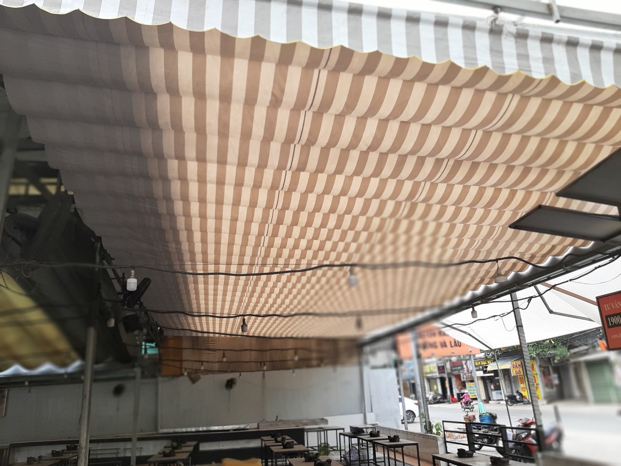 Mái bạt xếp nhà bè